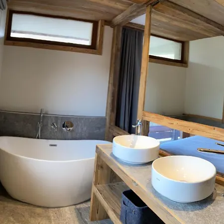 アパート Les Martin's 2 *